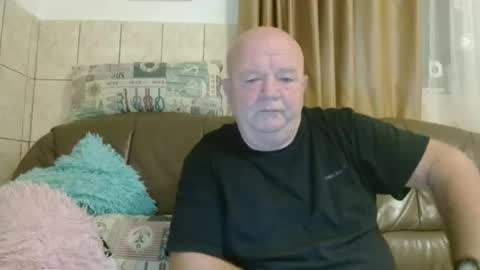 Snapshot of fullballs6 chatting on October 24, 2:34 am fullballs6 online show from October 24, 2:34 am