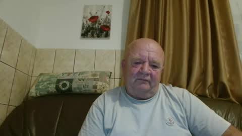 Snapshot of fullballs6 chatting on October 15, 2:48 am fullballs6 online show from October 15, 2:48 am