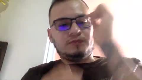 Snapshot of funnyboys18 chatting on February 14, 6:51 pm Zanty online show from February 14, 6:51 pm