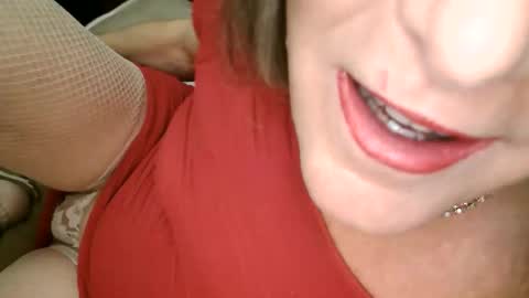 Jessie Love online show from February 7, 11:24 am