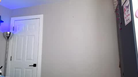 May online show from January 31, 8:39 pm