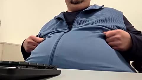 FUCK HUNTERS online show from April 20, 4:32 pm