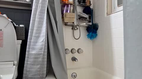 FUCK HUNTERS online show from April 19, 4:02 am