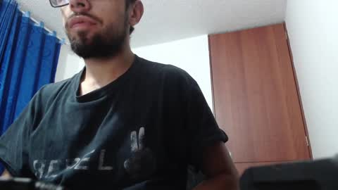Snapshot of fvckhorneyguy chatting on December 3, 6:21 am andrew online show from December 3, 6:21 am