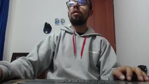 Snapshot of fvckhorneyguy chatting on February 26, 3:35 am andrew online show from February 26, 3:35 am