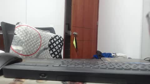 Snapshot of fvckhorneyguy chatting on February 27, 5:40 am andrew online show from February 27, 5:40 am