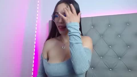 Victoria online show from November 27, 1:52 pm