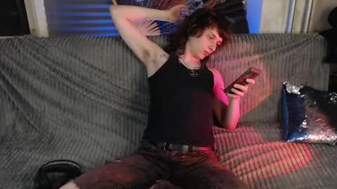 Ian online show from April 20, 3:59 pm