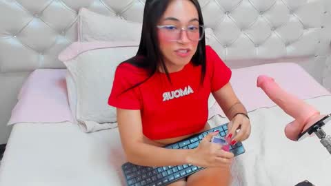 Gabbie online show from October 19, 6:45 pm