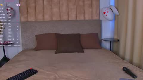 Gabriella online show from April 1, 1:41 pm