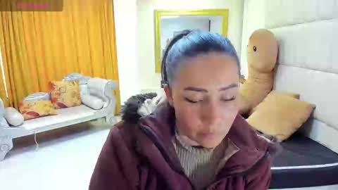 gabriela online show from March 12, 6:53 pm