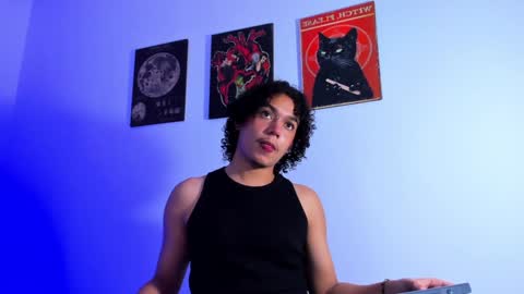 Gael Conner online show from December 15, 12:28 pm