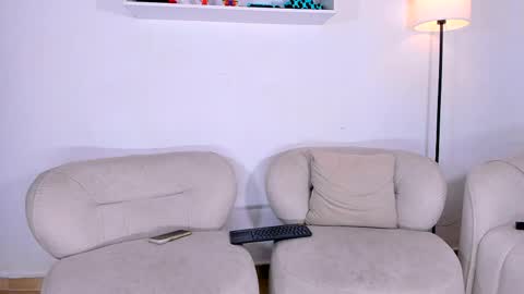 gal_stone_ online show from May 14, 1:15 am