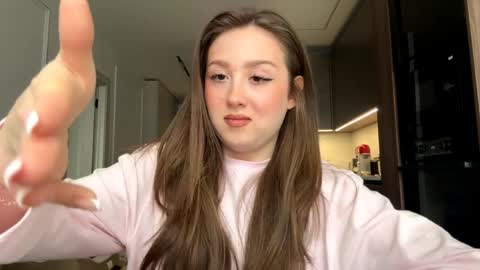 Mia  or just Mi online show from April 8, 12:08 pm