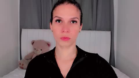 Vnecis Marn online show from November 1, 9:25 pm