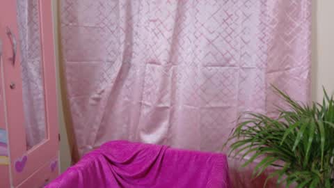 gema_shiny online show from September 23, 4:28 am