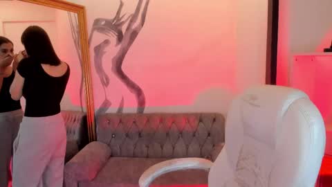 gemmabrown_ online show from April 21, 1:07 pm