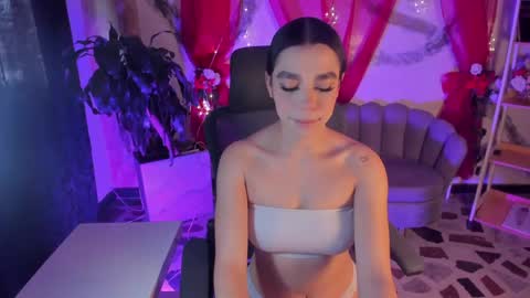 gemmabrown_ online show from April 24, 1:46 pm