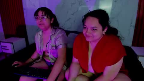 genesis_y_moon online show from June 24, 12:34 pm