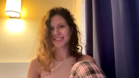 Snapshot of genevivegrippen chatting on October 31, 2:17 pm SofiBloom online show from October 31, 2:17 pm