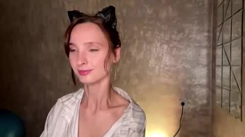 Riana online show from May 10, 3:40 pm
