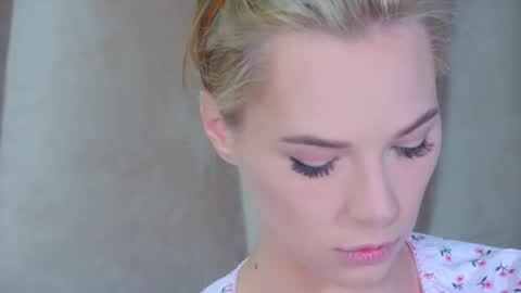 GentleRossi online show from December 18, 2:01 pm