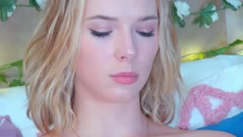 GentleRossi online show from April 10, 4:33 pm