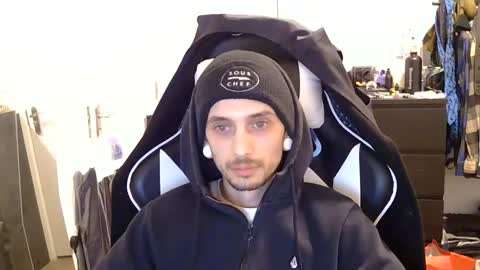 George2323 online show from December 17, 11:27 pm