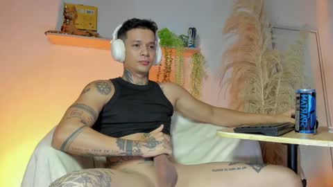 independent model online show from September 18, 12:47 am