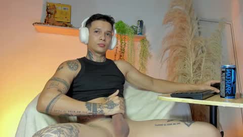 independent model online show from September 18, 12:47 am