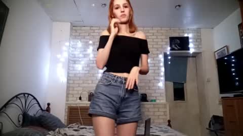 Ellie online show from April 24, 3:58 pm