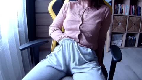 Melissa online show from November 19, 12:59 pm