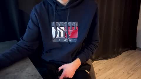 germanboy91565 online show from December 15, 9:11 pm