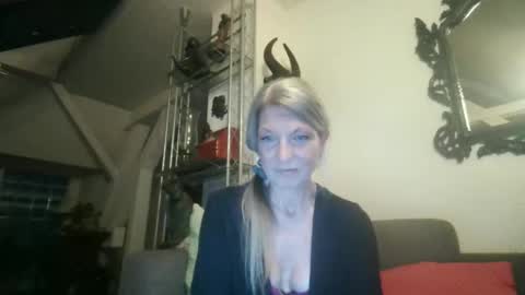 germansweety online show from October 18, 5:06 pm