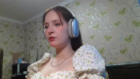 Anna online show from May 17, 9:18 am