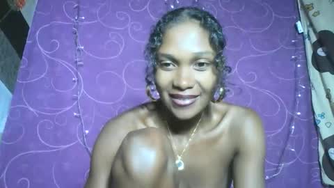 gggloria online show from May 10, 5:30 pm