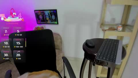 L A U R A online show from September 22, 12:59 am