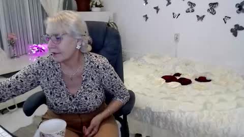 Ghertrudequeen online show from September 28, 3:48 am