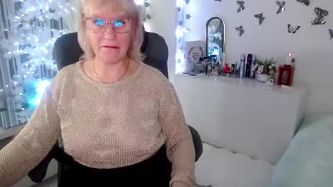 Ghertrudequeen online show from December 18, 5:36 am