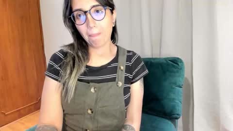 Snapshot of ghostcrimson chatting on October 3, 3:59 am andy online show from October 3, 3:59 am