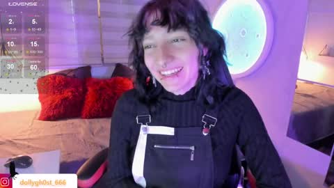 Allison  online show from April 8, 8:23 pm