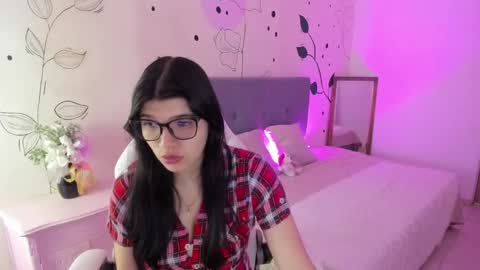 Snapshot of gia_brawn chatting on October 23, 11:44 am Gia online show from October 23, 11:44 am