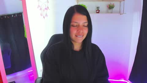 giaaaa   online show from April 26, 11:46 pm