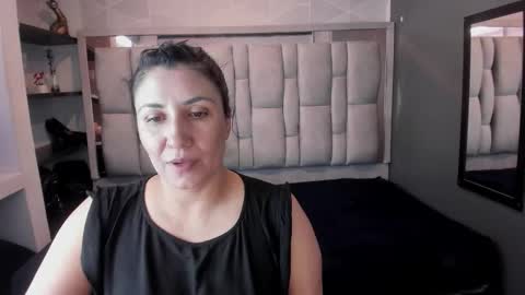 Snapshot of giafox_ chatting on October 6, 7:31 pm G I A FOX online show from October 6, 7:31 pm
