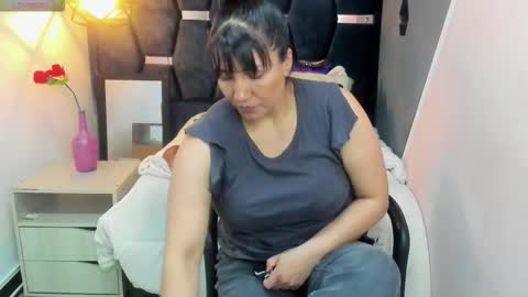 G I A  FOX online show from October 28, 8:32 pm