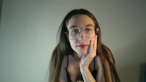 Gigi online show from December 6, 6:11 pm