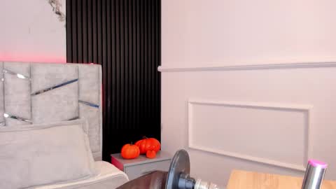 Gigi Doll online show from October 30, 11:22 am