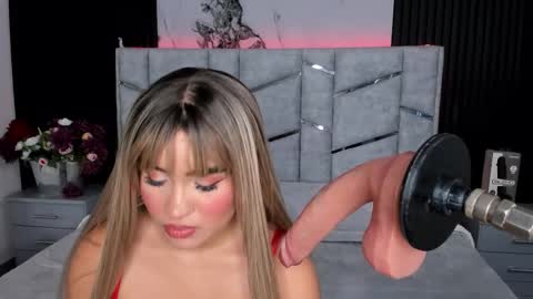 Gigi Doll online show from November 7, 7:05 pm