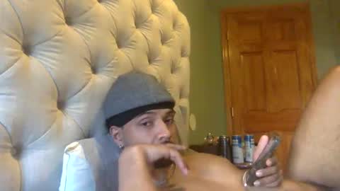 gilbone_gattsby online show from April 7, 10:45 pm