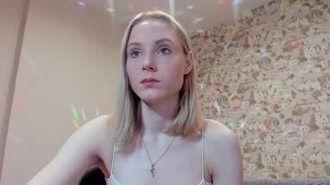 Gina online show from May 7, 2:07 am